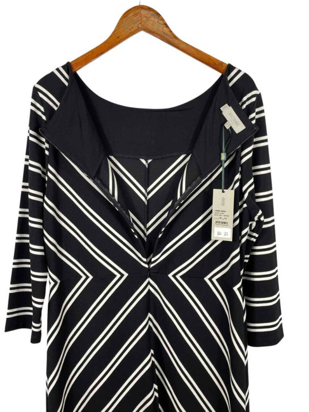 Hobbs London Harris Dress NWT US 14 Black Ivory Chevron Stripe Sheath UK 18 - Picture 5 of 12